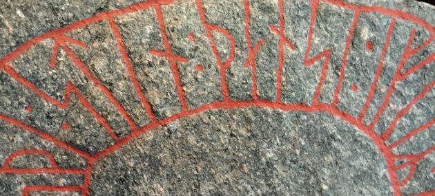Udsnit af Glenstrup-stenen på Nationalmuseet Udsnit af Glenstrup-stenen på Nationalmuseet