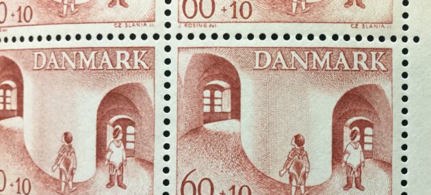 Dansk frimærke fra 1968 med Pôq og Qiperoq i Sneglegangen Dansk frimærke fra 1968 med Pôq og Qiperoq i Sneglegangen