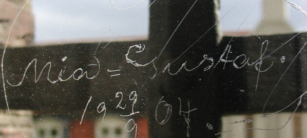 Inscription from 1904 on one of the windowpanes in the Spiral Ramp Inscription from 1904 on one of the windowpanes in the Spiral Ramp