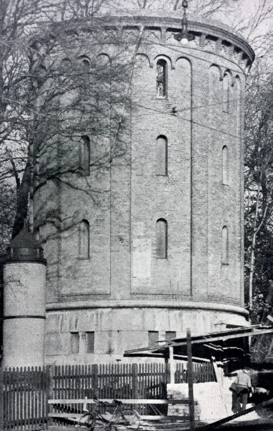 Valby Vandtårn før nedrivningen i 1933 Valby Vandtårn før nedrivningen i 1933